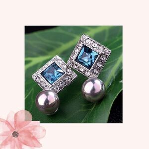 High-End Crystal and Iridescent Silver Pearl Earrings